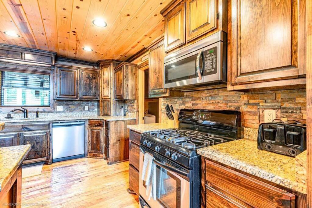 Iron Horse Lodge Sleeps 18, Games, Fire Pit, Hot Tub, Ev, More Брокен-Боу Екстер'єр фото