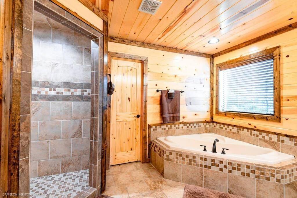 Iron Horse Lodge Sleeps 18, Games, Fire Pit, Hot Tub, Ev, More Брокен-Боу Екстер'єр фото