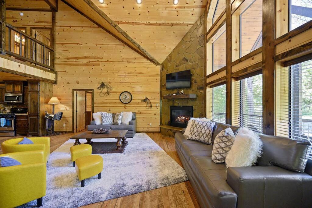 Iron Horse Lodge Sleeps 18, Games, Fire Pit, Hot Tub, Ev, More Брокен-Боу Екстер'єр фото