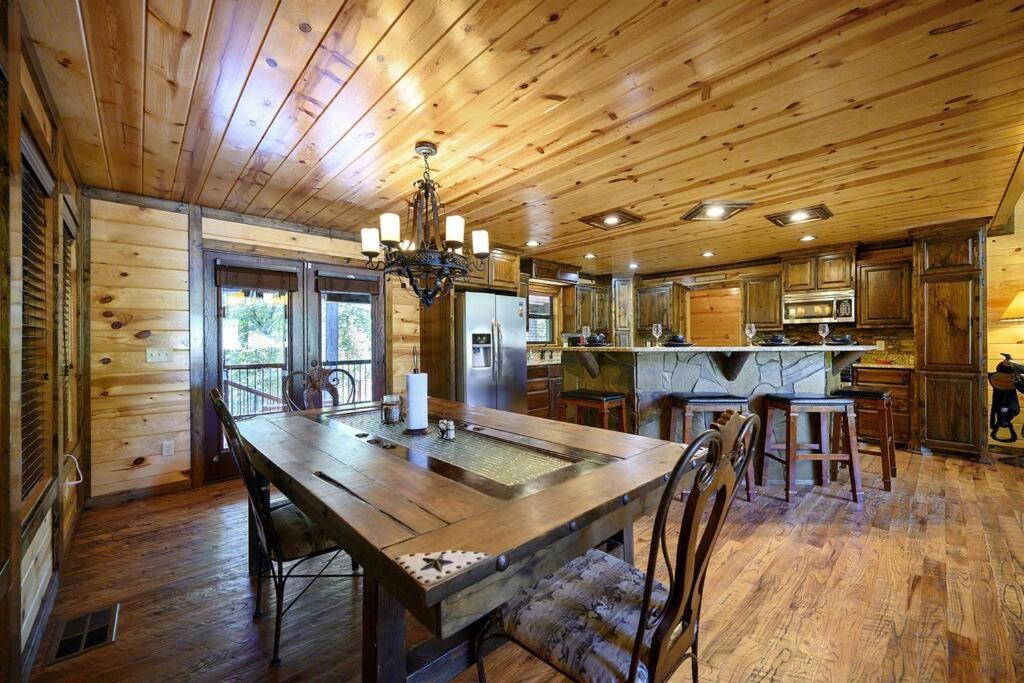 Iron Horse Lodge Sleeps 18, Games, Fire Pit, Hot Tub, Ev, More Брокен-Боу Екстер'єр фото